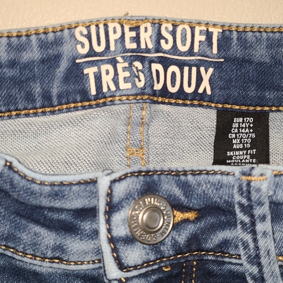 H&M Jeans - Picture 2 of 3